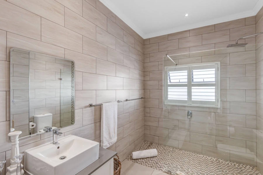 5 Bedroom Property for Sale in Kingswood Golf Estate Western Cape